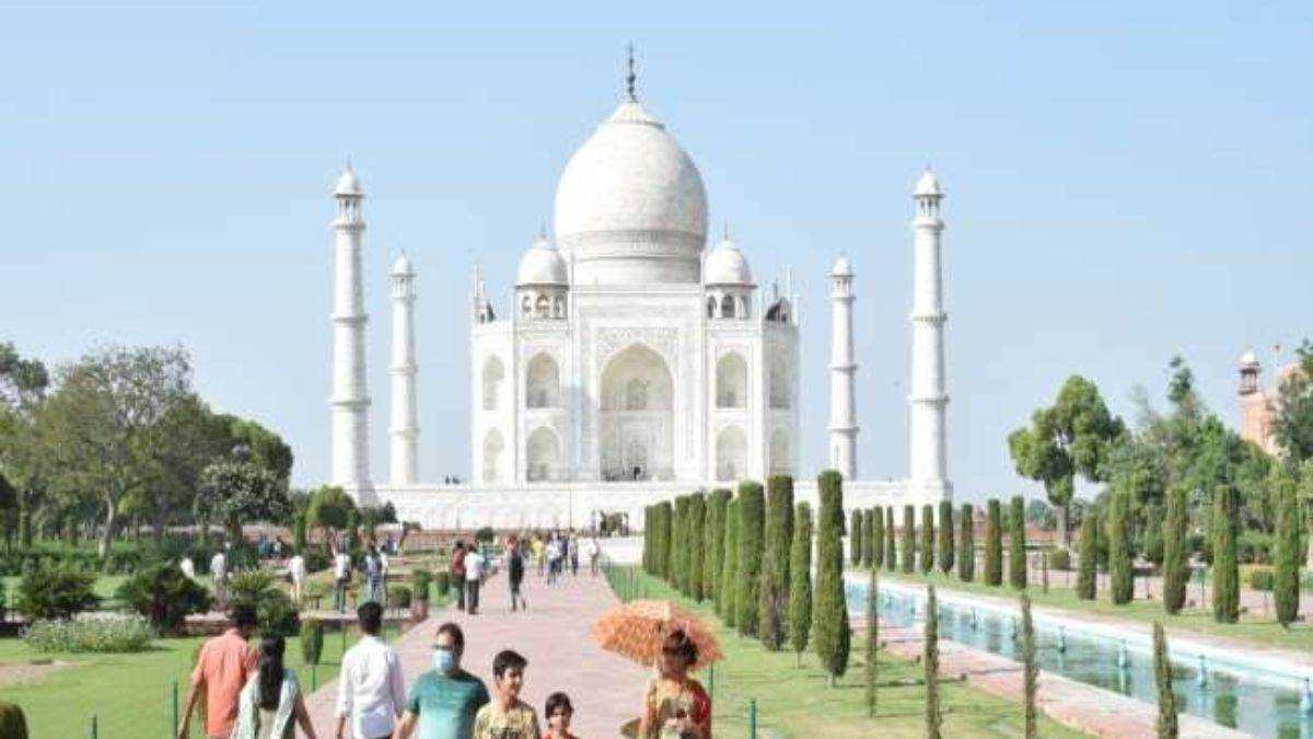 ताजमहल के 500 मी. के दायरे में दुकानदारों को मिली तीन माह की राहत ताजमहल के 500 मी. के दायरे में दुकानदारों को मिली तीन माह की राहत